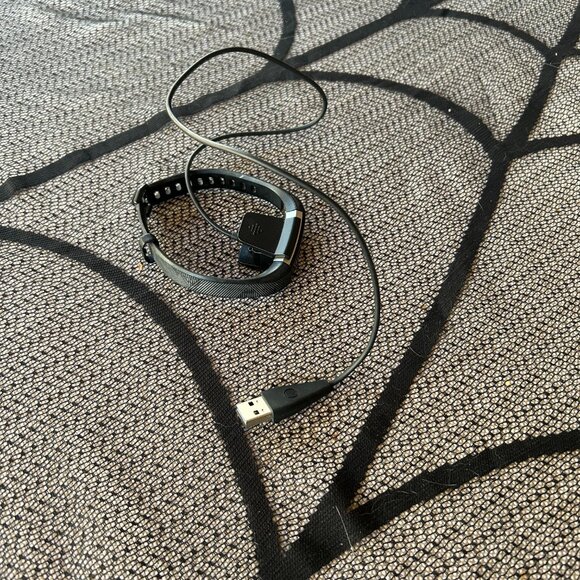 Fitbit Alta HR - Picture 7 of 13